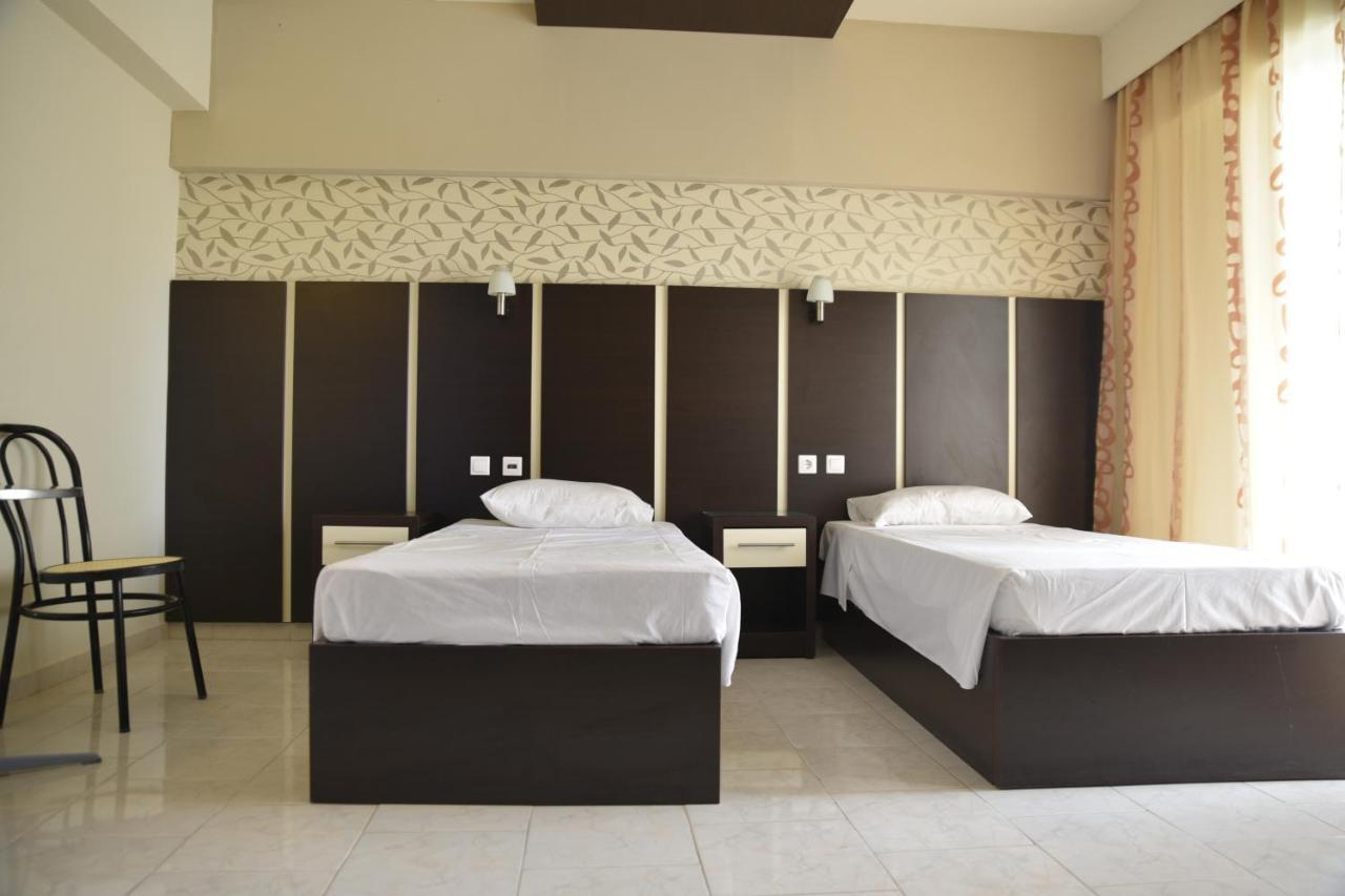 Aparthotel Rose *